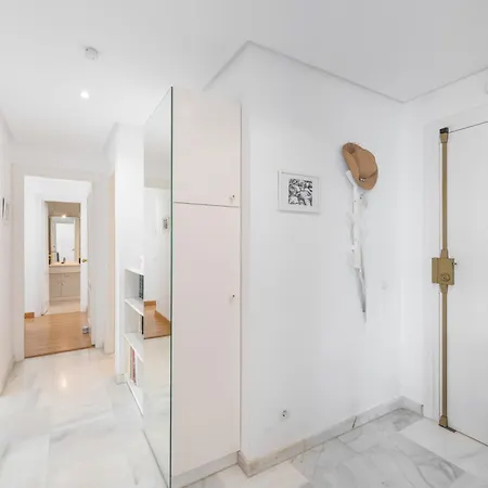 Apartment Overlooking The Marbella